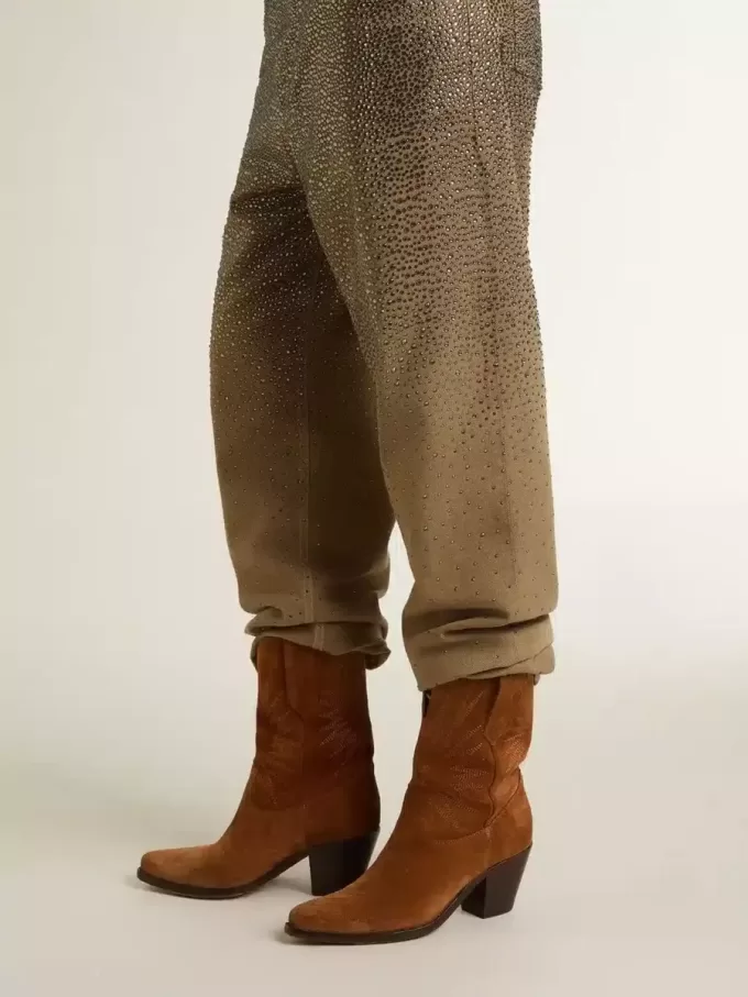 Stivali bassi da donna Wish Star in pelle scamosciata color cognac con ricamo a stella Stivali bassi da donna Wish Star in pelle scamosciata color cognac con ricamo a stella