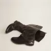 Stivali da donna in pelle nera con morsetto sul tallone Stivali da donna in pelle nera con morsetto sul tallone