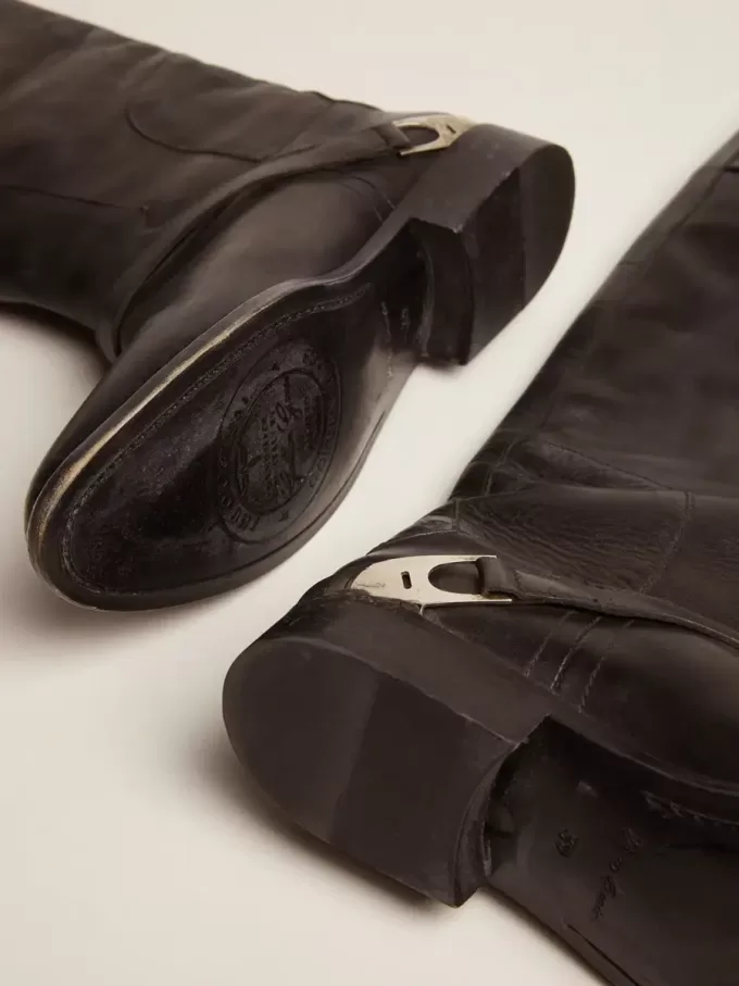 Stivali da donna in pelle nera con morsetto sul tallone Stivali da donna in pelle nera con morsetto sul tallone