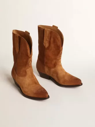 Stivali Wish Star bassi in pelle scamosciata color cognac con stella intarsiata