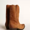Stivali Wish Star bassi in pelle scamosciata color cognac con stella intarsiata