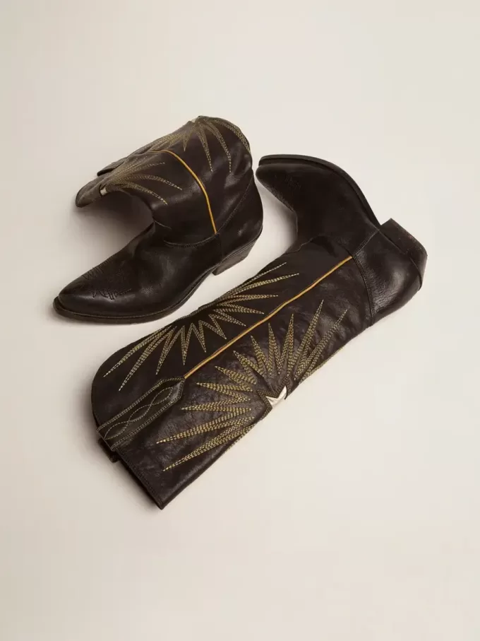 Stivali Wish Star da donna in pelle nera con stella in pelle laminata platino Stivali Wish Star da donna in pelle nera con stella in pelle laminata platino