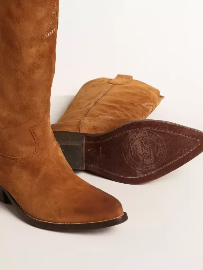 Stivali Wish Star in pelle scamosciata cognac con stella intarsiata tono su tono Stivali Wish Star in pelle scamosciata cognac con stella intarsiata tono su tono