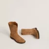 Stivali Wish Young in camoscio color cammello con ricamo a stella
