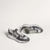 Suola da corsa da uomo in nylon grigio e pelle nappa nera con stella in pelle scamosciata nera Suola da corsa da uomo in nylon grigio e pelle nappa nera con stella in pelle scamosciata nera