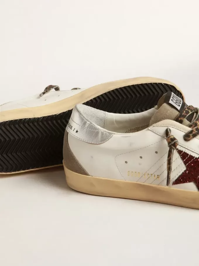 Super-Star con stella glitterata bordeaux e linguetta posteriore argentata