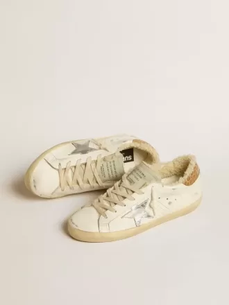 Super-Star con stella in pelle argentata e linguetta sul tallone in pelle con stampa cocco