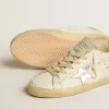 Super-Star con stella in pelle argentata e linguetta sul tallone in pelle con stampa cocco Super-Star con stella in pelle argentata e linguetta sul tallone in pelle con stampa cocco