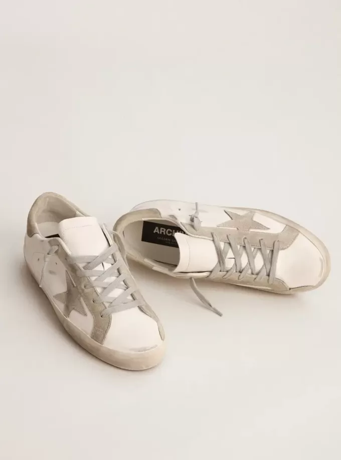 Super-Star da donna con stella e linguetta sul tallone in camoscio grigio