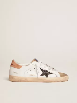 Super-Star da donna con stella glitterata nera e linguetta rosa sul tallone