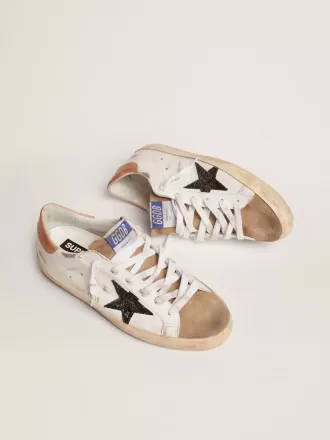 Super-Star da donna con stella glitterata nera e linguetta rosa sul tallone