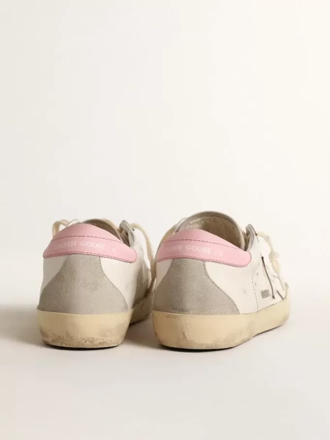 Super-Star da donna con stella in pelle argentata e linguetta rosa sul tallone Super-Star da donna con stella in pelle argentata e linguetta rosa sul tallone