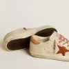Super-Star da donna con stella in pelle e linguetta sul tallone in pelle con stampa cocco