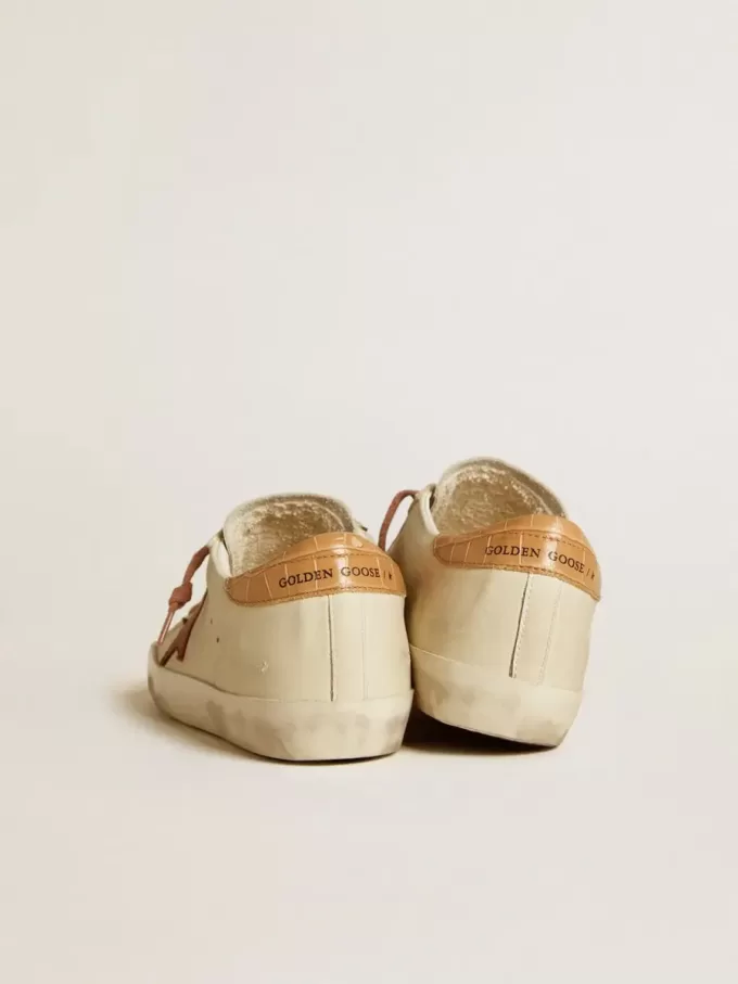 Super-Star da donna con stella in pelle e linguetta sul tallone in pelle con stampa cocco