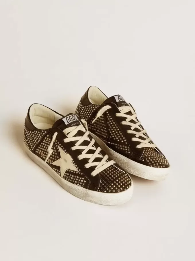Super-Star da donna in nappa nera con borchie e stella in pelle bianca