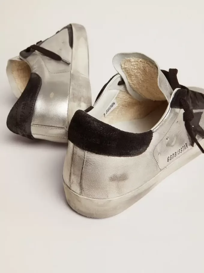 Super-Star da donna in pelle argento con inserti a contrasto Super-Star da donna in pelle argento con inserti a contrasto