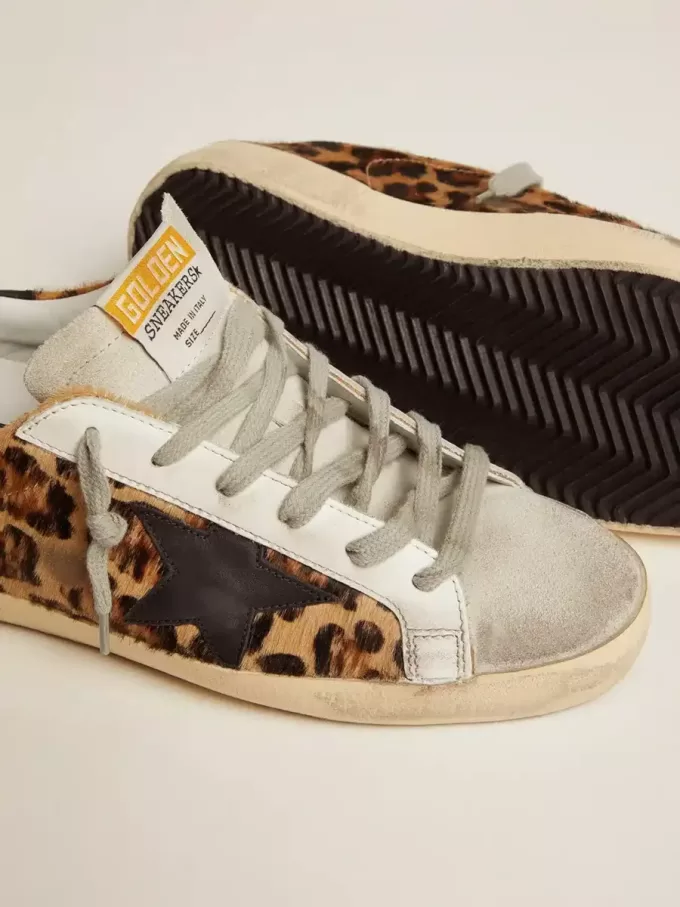 Super-Star da donna in pelle con stampa leopardata