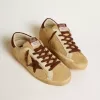 Super-Star da donna in pelle di cavallino beige con stella e linguetta sul tallone in pelle scamosciata marrone Super-Star da donna in pelle di cavallino beige con stella e linguetta sul tallone in pelle scamosciata marrone