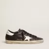 Super-Star da donna in pelle nera con stella e linguetta sul tallone in pelle bianca Super-Star da donna in pelle nera con stella e linguetta sul tallone in pelle bianca