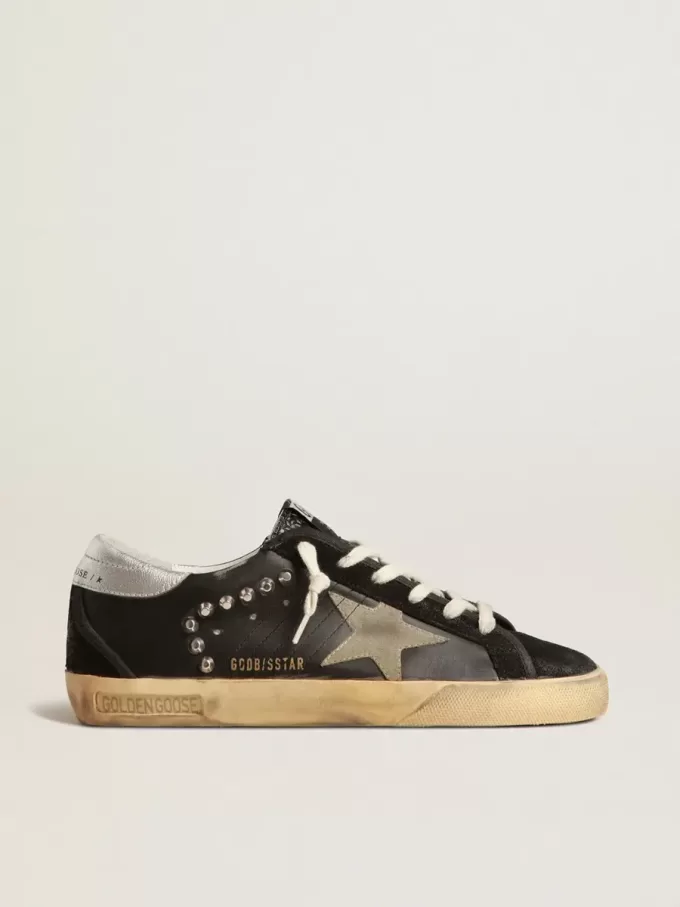 Super-Star da donna in pelle nera e camoscio con borchie argentate
