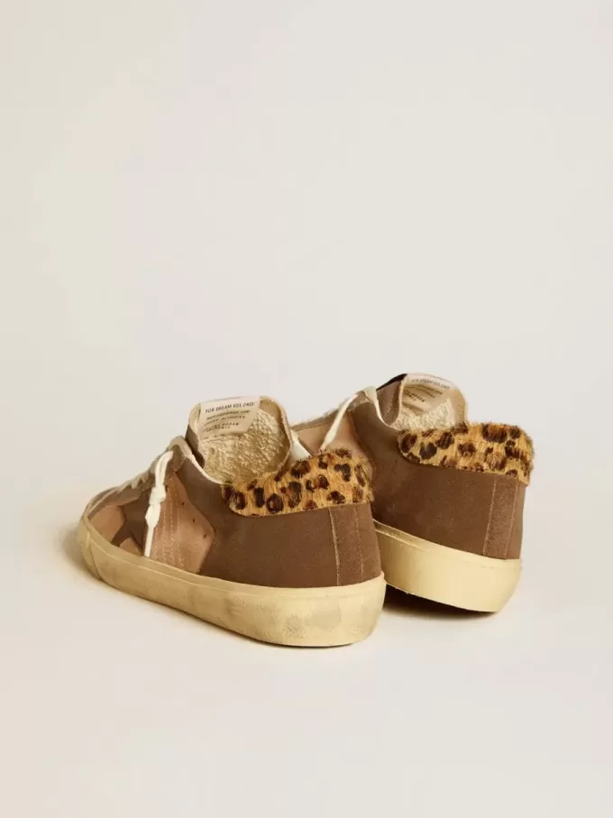 Super-Star da donna in pelle scamosciata con stella in pelle e linguetta sul tallone in pelle di cavallino Super-Star da donna in pelle scamosciata con stella in pelle e linguetta sul tallone in pelle di cavallino