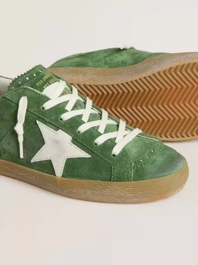 Super-Star da donna in pelle scamosciata verde con stella bianca Super-Star da donna in pelle scamosciata verde con stella bianca