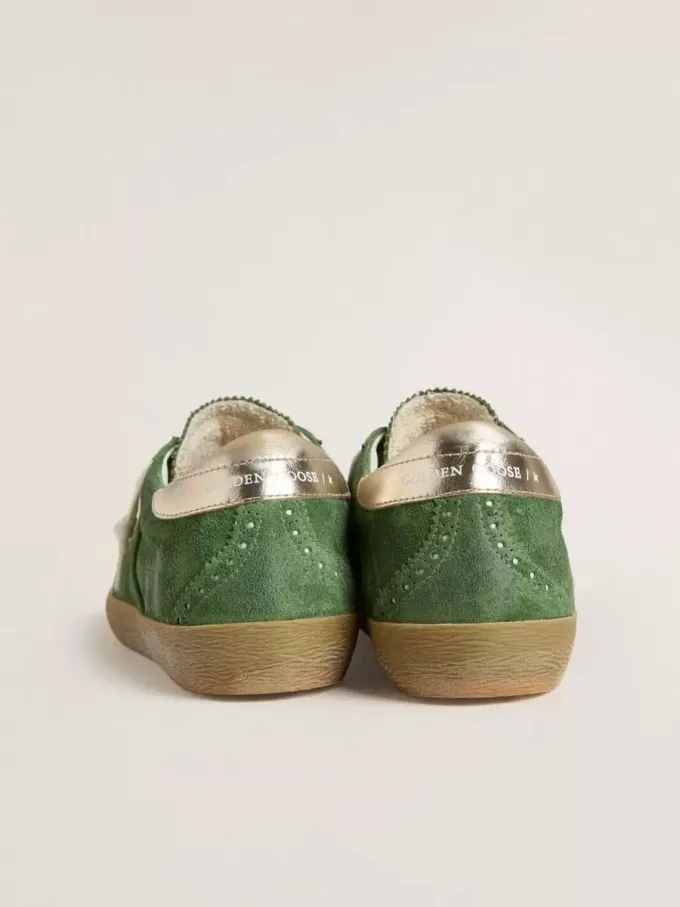 Super-Star da donna in pelle scamosciata verde con stella bianca Super-Star da donna in pelle scamosciata verde con stella bianca