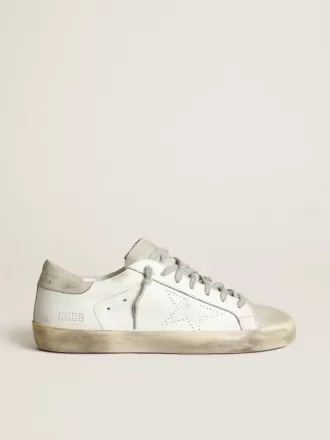 Super-Star da uomo con stella traforata e linguetta sul tallone grigio ghiaccio Super-Star da uomo con stella traforata e linguetta sul tallone grigio ghiaccio