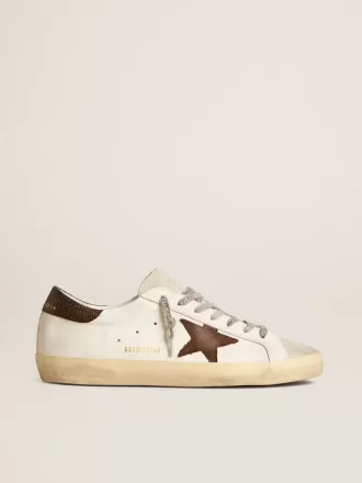 Super-Star da uomo in materiale biologico con stella in tela e linguetta sul tallone in pelle marrone scuro Super-Star da uomo in materiale biologico con stella in tela e linguetta sul tallone in pelle marrone scuro