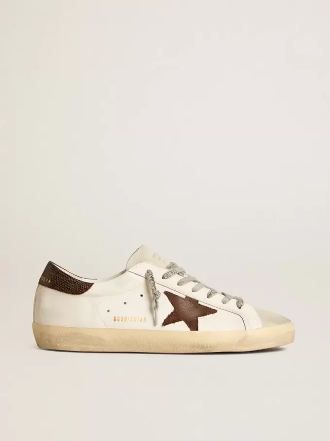 Super-Star da uomo in materiale biologico con stella in tela e linguetta sul tallone in pelle marrone scuro Super-Star da uomo in materiale biologico con stella in tela e linguetta sul tallone in pelle marrone scuro