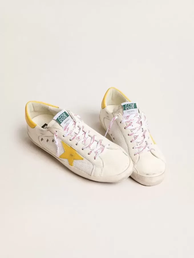Super-Star da uomo in mesh e pelle nappa con stella e linguetta sul tallone in pelle gialla Super-Star da uomo in mesh e pelle nappa con stella e linguetta sul tallone in pelle gialla
