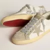 Super-Star da uomo in nappa con stella in camoscio grigio ghiaccio e ricamo nero Super-Star da uomo in nappa con stella in camoscio grigio ghiaccio e ricamo nero