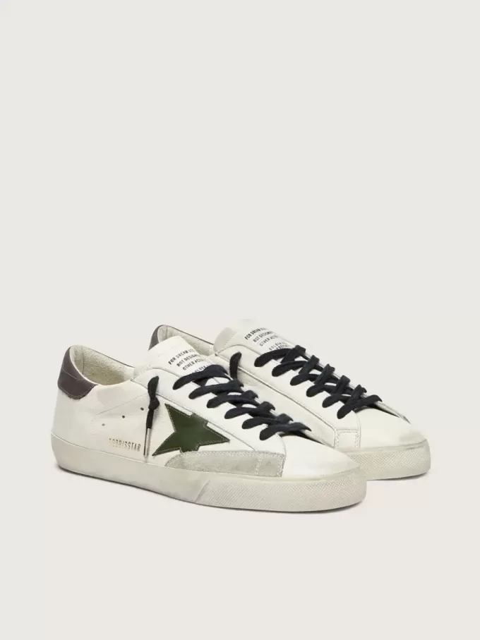 Super-Star da uomo in nappa con stella in pelle verde e linguetta sul tallone in pelle grigia Super-Star da uomo in nappa con stella in pelle verde e linguetta sul tallone in pelle grigia