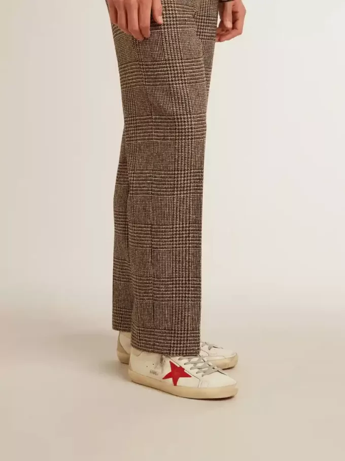 Super-Star da uomo in nappa con stella rossa e linguetta sul tallone in pelle color crema Super-Star da uomo in nappa con stella rossa e linguetta sul tallone in pelle color crema