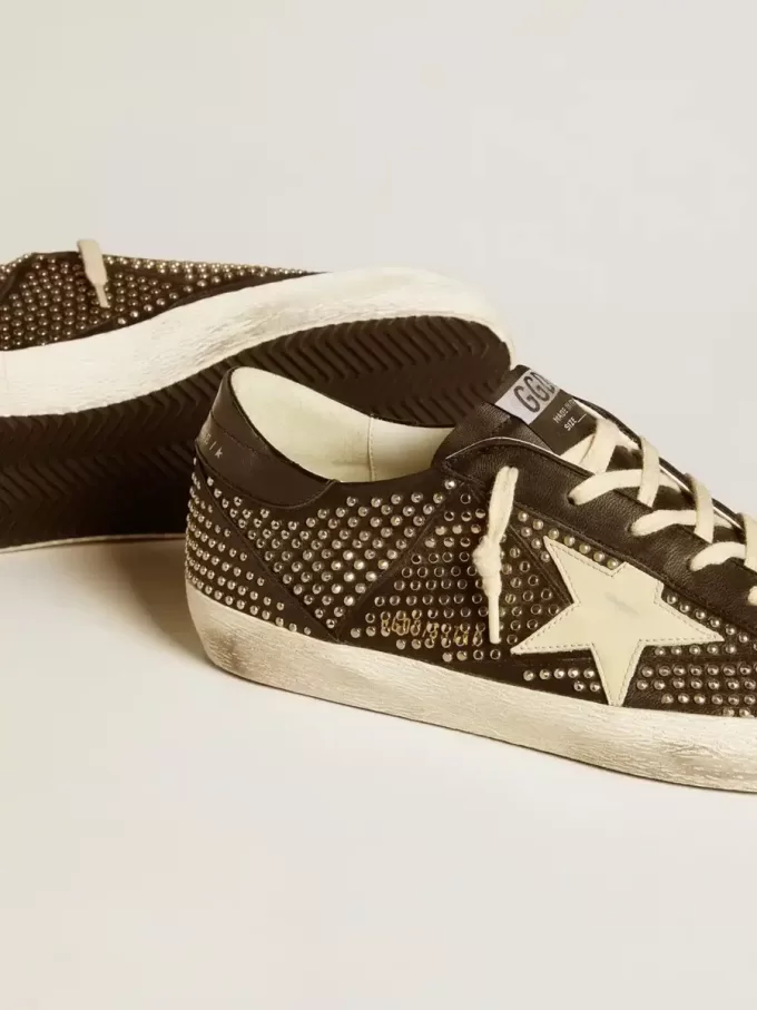 Super-Star da uomo in nappa nera borchiata con stella in pelle bianca