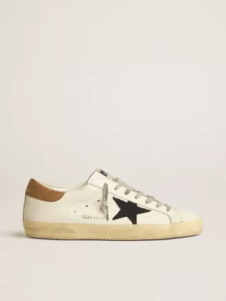Super-Star da uomo in pelle bianca con stella in tela blu notte e linguetta sul tallone in pelle tabacco Super-Star da uomo in pelle bianca con stella in tela blu notte e linguetta sul tallone in pelle tabacco