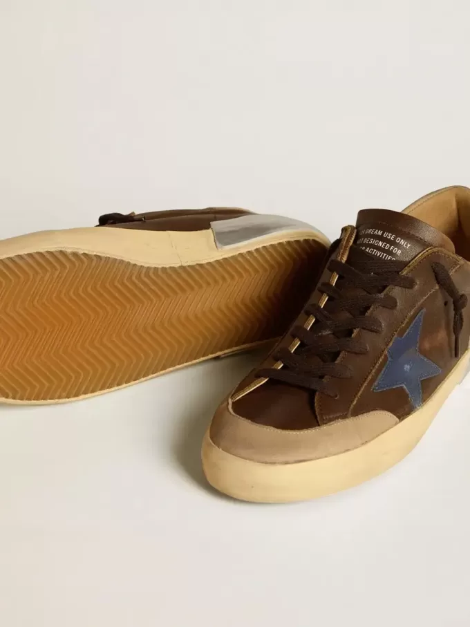 Super-Star da uomo in pelle con stella in pelle blu e linguetta sul tallone in nabuk beige Super-Star da uomo in pelle con stella in pelle blu e linguetta sul tallone in nabuk beige