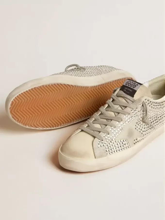 Super-Star in nabuk con cristalli Swarovski e stella in camoscio grigio ghiaccio Super-Star in nabuk con cristalli Swarovski e stella in camoscio grigio ghiaccio