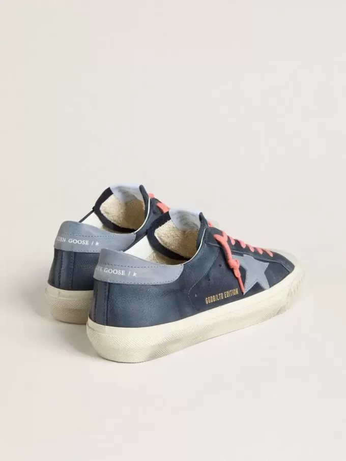 Super-Star in pelle blu navy con stella e linguetta sul tallone in pelle azzurra Super-Star in pelle blu navy con stella e linguetta sul tallone in pelle azzurra