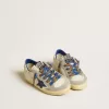Super-Star Junior con stella in pelle blu e inserti in pelle scamosciata grigio ghiaccio Super-Star Junior con stella in pelle blu e inserti in pelle scamosciata grigio ghiaccio