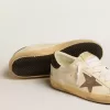 Super-Star LTD con stella in pelle laminata e linguetta sul tallone con glitter neri Super-Star LTD con stella in pelle laminata e linguetta sul tallone con glitter neri
