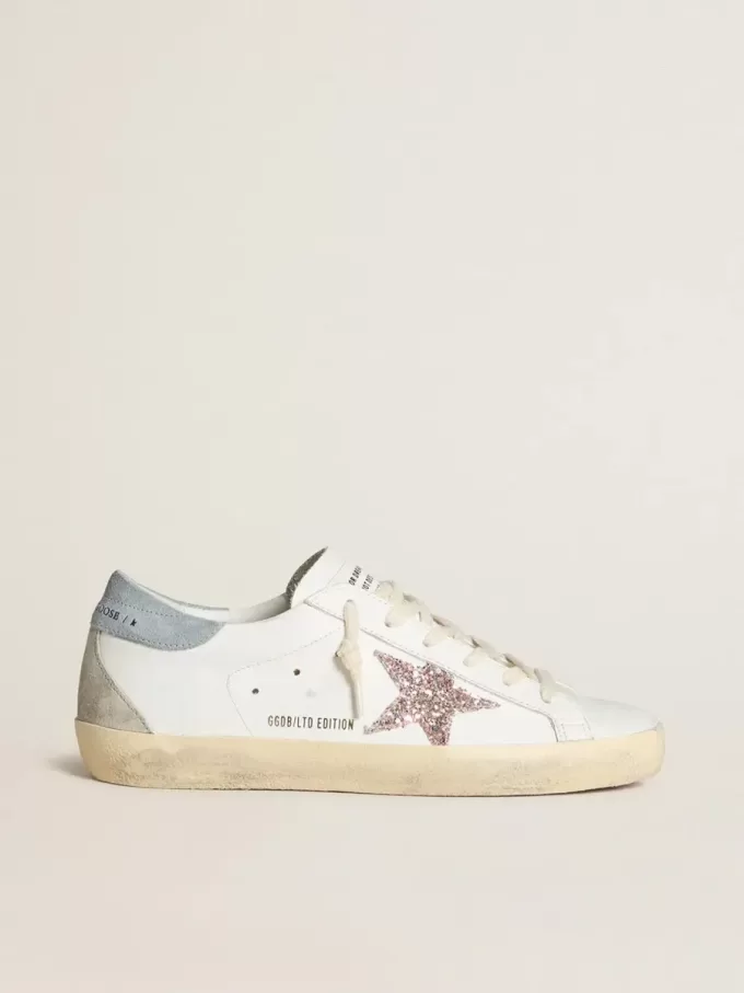 Super-Star LTD da donna con stella glitterata multicolore e linguetta in pelle scamosciata sul tallone Super-Star LTD da donna con stella glitterata multicolore e linguetta in pelle scamosciata sul tallone
