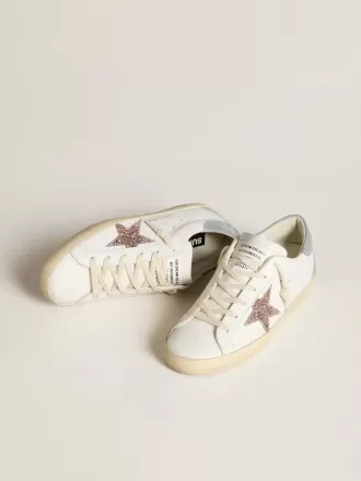 Super-Star LTD da donna con stella glitterata multicolore e linguetta in pelle scamosciata sul tallone Super-Star LTD da donna con stella glitterata multicolore e linguetta in pelle scamosciata sul tallone
