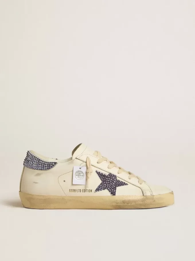 Super-Star LTD da donna con stella in pelle scamosciata e linguetta sul tallone con cristalli Swarovski Super-Star LTD da donna con stella in pelle scamosciata e linguetta sul tallone con cristalli Swarovski
