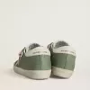 Super-Star LTD da donna in nabuk verde con stella e linguetta sul tallone in pelle bianca Super-Star LTD da donna in nabuk verde con stella e linguetta sul tallone in pelle bianca