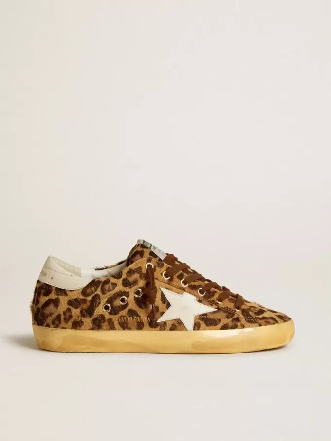 Super-Star LTD da donna in pelle di cavallino con stampa leopardata, stella in pelle e linguetta sul tallone Super-Star LTD da donna in pelle di cavallino con stampa leopardata, stella in pelle e linguetta sul tallone