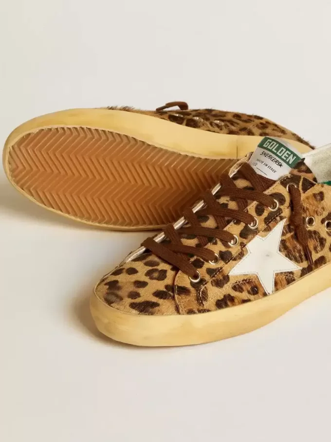 Super-Star LTD da donna in pelle di cavallino con stampa leopardata, stella in pelle e linguetta sul tallone Super-Star LTD da donna in pelle di cavallino con stampa leopardata, stella in pelle e linguetta sul tallone