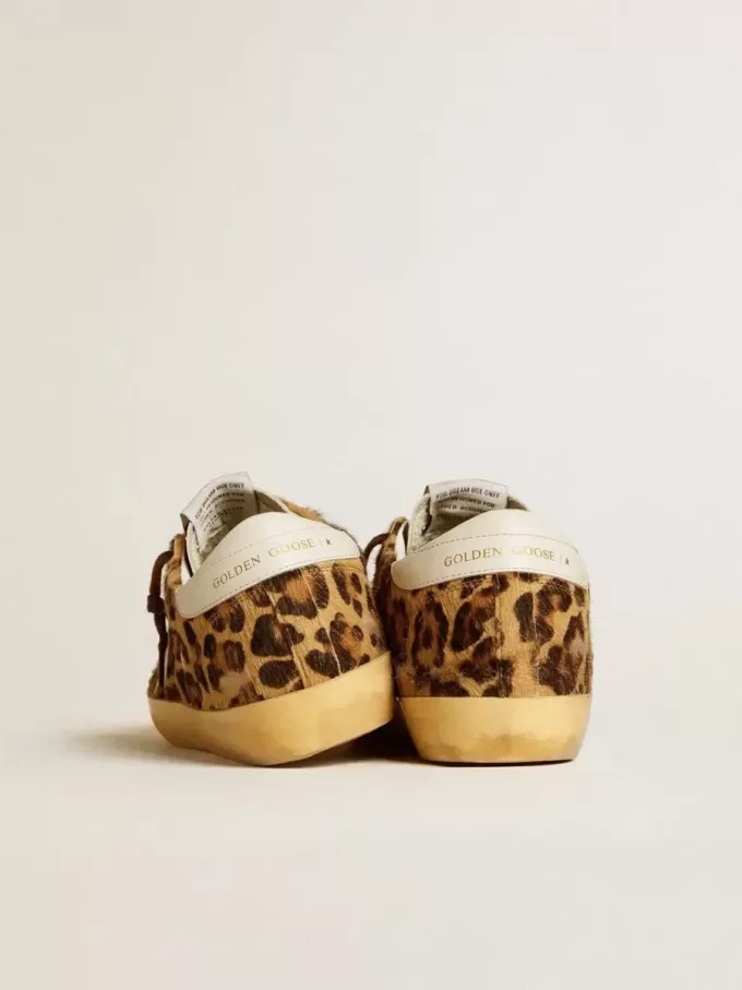 Super-Star LTD da donna in pelle di cavallino con stampa leopardata, stella in pelle e linguetta sul tallone Super-Star LTD da donna in pelle di cavallino con stampa leopardata, stella in pelle e linguetta sul tallone