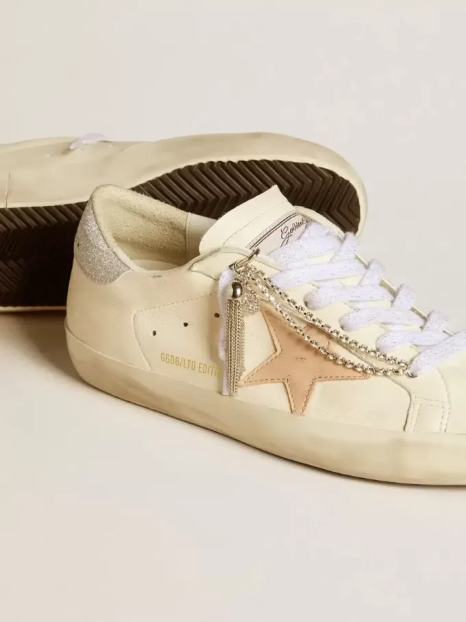 Super-Star LTD da donna in pelle nappa con stella in pelle color nude e tallone glitterato Super-Star LTD da donna in pelle nappa con stella in pelle color nude e tallone glitterato