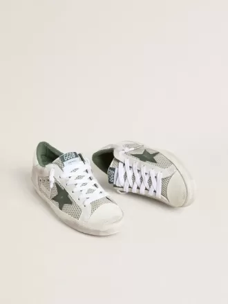 Super-Star LTD da donna in pelle scamosciata bianca e mesh con stella in pelle verde e linguetta sul tallone in pelle argentata